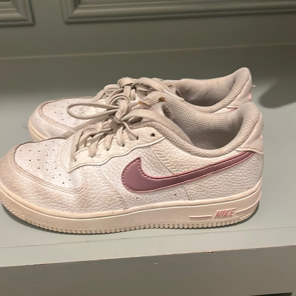 Nike Air Force shoe